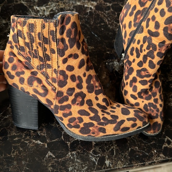 Leopard 🐆 print boots 👢 39 - Picture 2 of 3